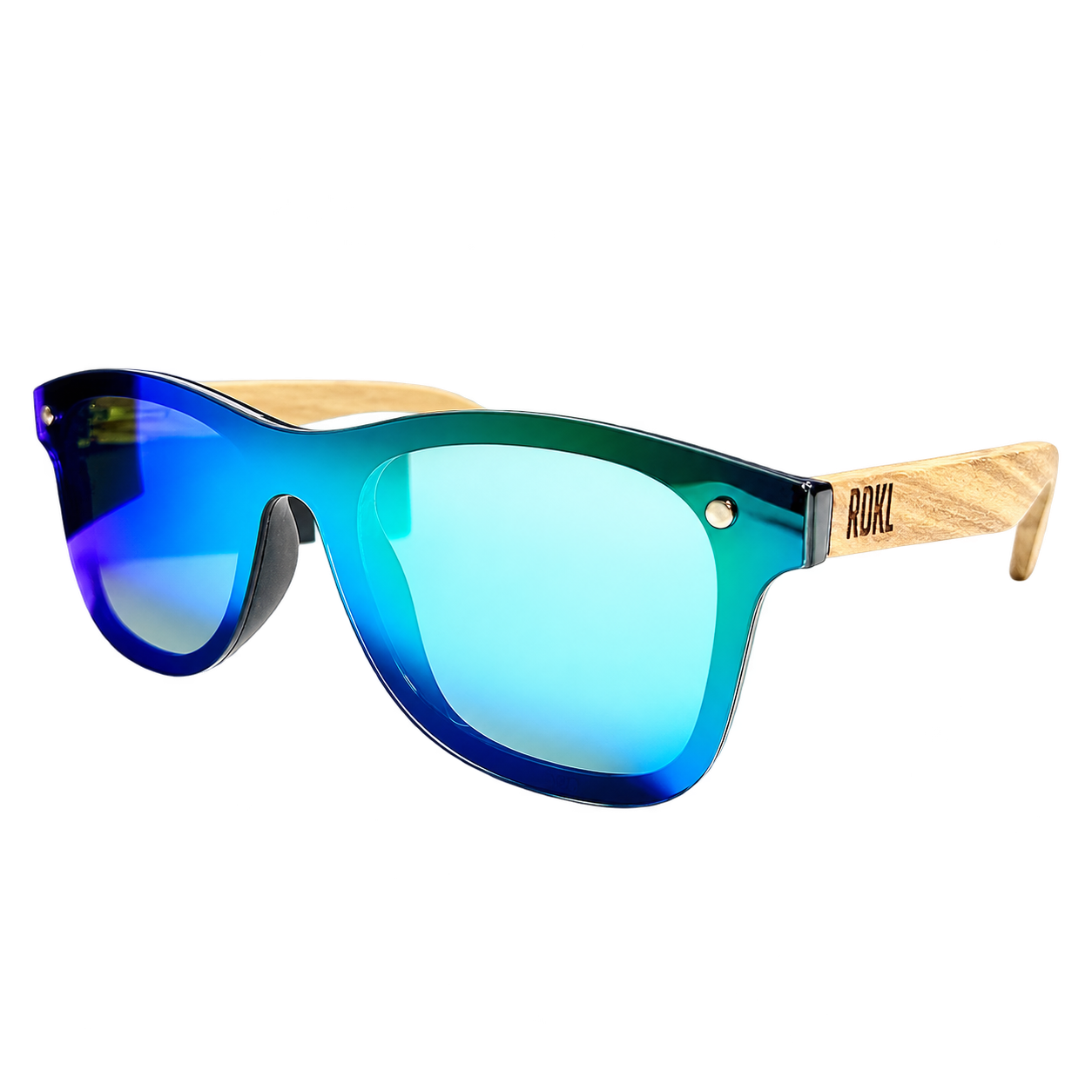 Gafas Ocean Reflection recortadas sobre fondo oscuro, con lentes azules y patillas de madera